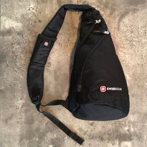 Swissgear Two-compartment triangle sling bag